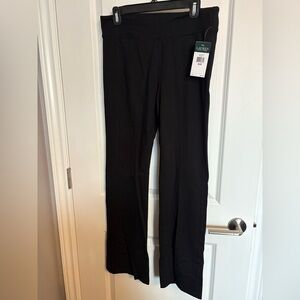 NWT Lauren Ralph Lauren straight leg pants. Size medium.